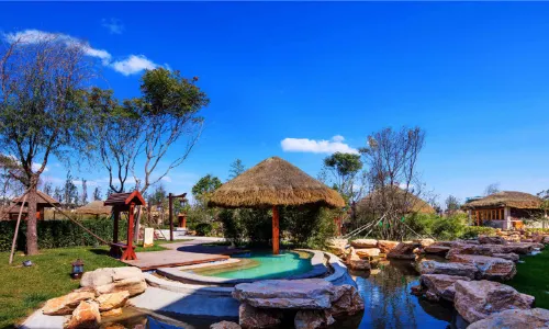 Ruige Wenquan Jiudian Hot Spring Center (yuangu'anjianguowenquanjiudianwenquanzhongxin)