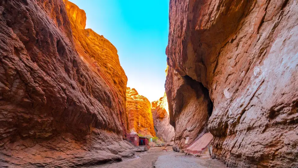 1_Tianshan Mysterious Grand Canyon