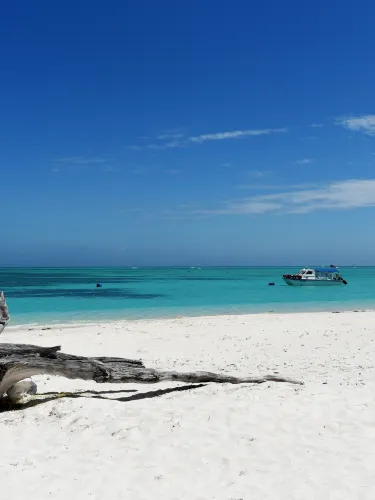Mengalum Island