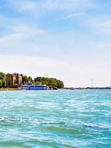 Hotels near ليدو دي فينيتسا