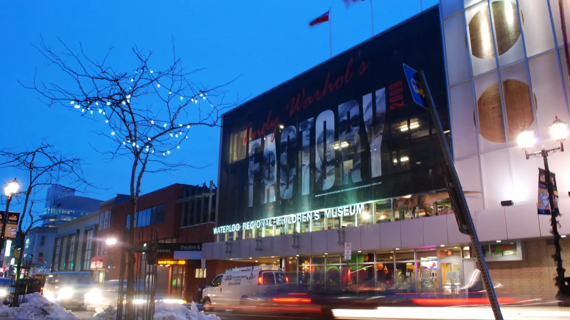 Hotels near The Children's Arts Museum