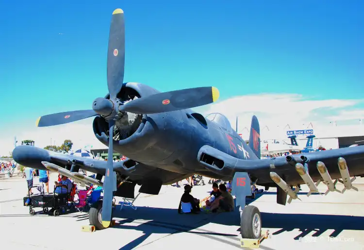Hotels near Flying Leatherneck Aviation Museum