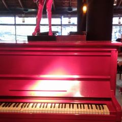 The Red Piano - Pub Street User Photo
