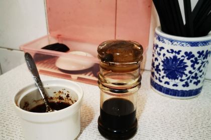 海鮮味骨湯餛飩店(小董鍋貼)