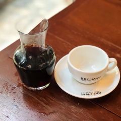 BROWN Coffee and Bakery User Photo
