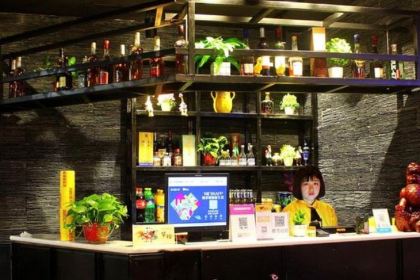 捉鸭记吮指鸭爪爪干锅(济宁万达店)