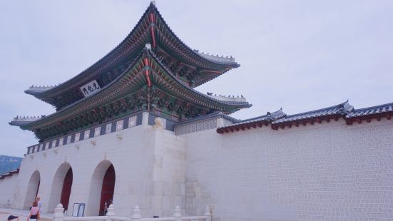 兴仁之门就是很有名的东大门，是首尔城内为数不多的古建筑，挺有