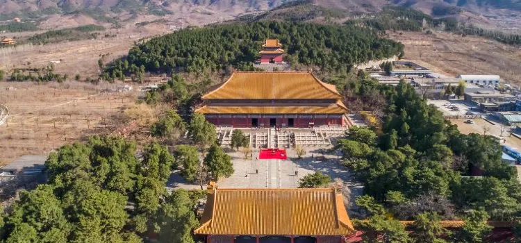 Changping Take A Hot Spring Bath, Watch The Mausoleum, Climb The Great Wall, And ...