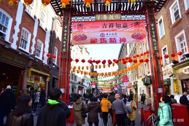 10 Best London Streets and Malls for Shopping 