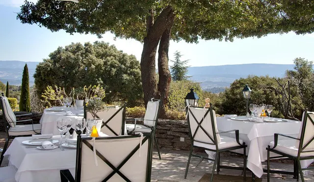 Beautiful Scenery Should be Complemented with Good Food. Check Out These Must-try 7 Michelin-Rated Restaurants in Provence