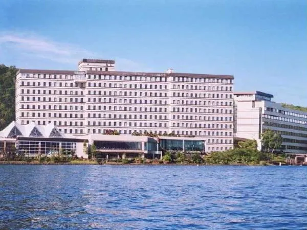 Hokkaido is The Place to Soak Up The Hot Springs during The Snowy Season