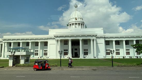 科伦坡市政厅，是科伦坡的标志性建筑，行政中心，特别的醒目，白