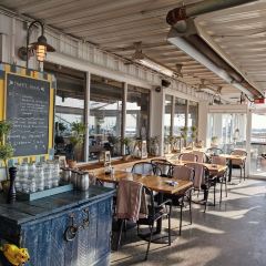 Blue Canoe Waterfront Restaurant 여행 사진