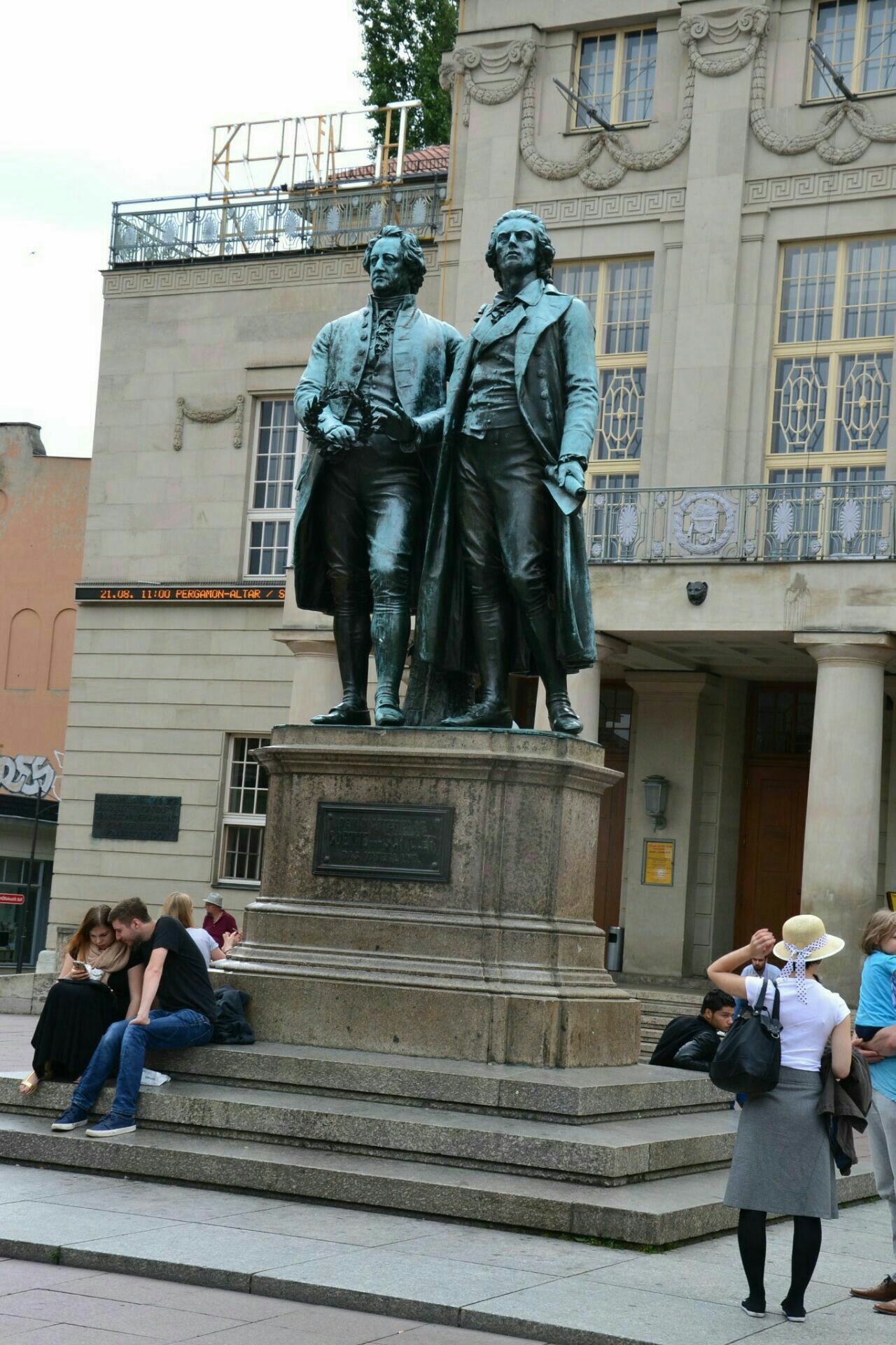 ゲーテ シラー記念像のレビュー ゲーテ シラー記念像のチケット ゲーテ シラー記念像の割引 ゲーテ シラー記念像の交通機関 所在地 営業時間 ゲーテ シラー記念像周辺の観光スポット ホテル グルメ Trip Com