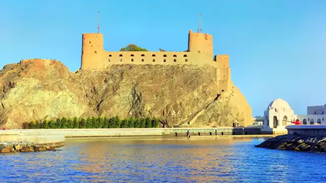 Hotels near Al Jalali Fort & Al Mirani Fort