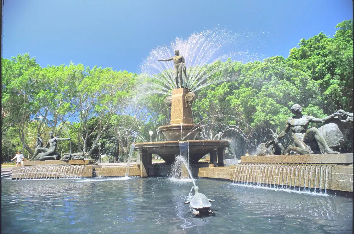 Hotels near Archibald Memorial Fountain