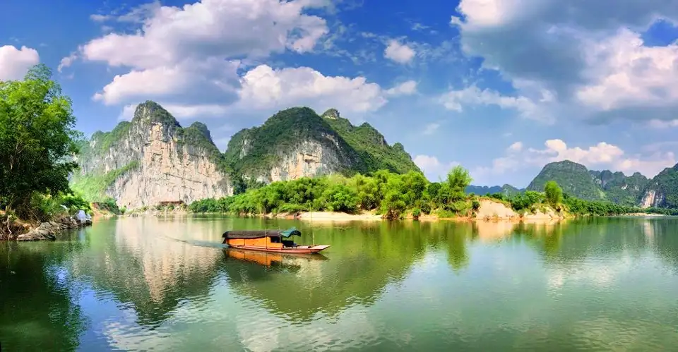 1_Ningming Huashan Rock Art Scenic Area