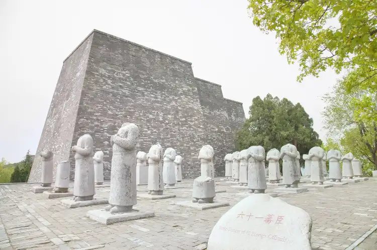 Hotels near Shaanxi University of Science and Technology