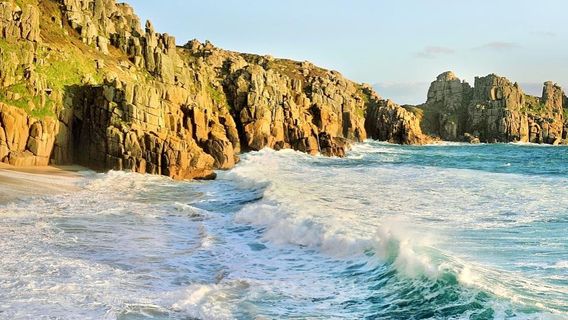 Pedn Vounder Beach
