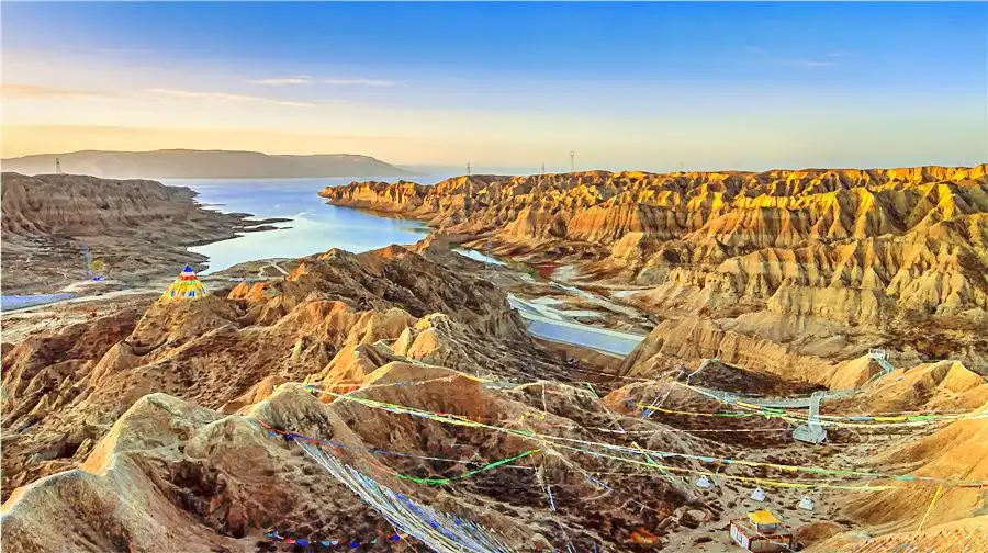 Hotels near Longyangxia Scenic Spot