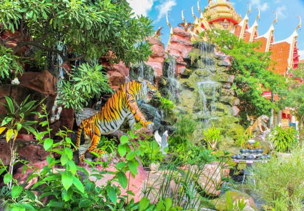 Wat Bang Phra (Luang Pho Pern)