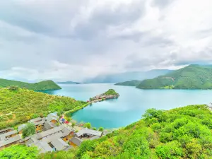 Lugu Lake Riding