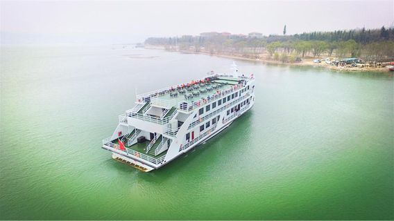 Yellow River Swan Cruise