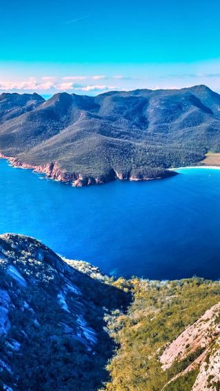 One-Day Tour to Wineglass Bay + Wineglass Bay Lookout in Hobart, Tasmania <Popular Attractions>