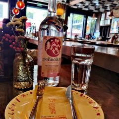 BROWNSTONE布朗石西班牙餐厅酒吧(永嘉庭店) User Photo