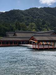 Anatoyama Shrine