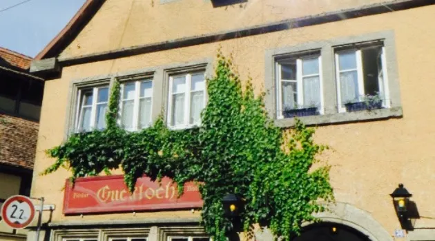 Guckloch Pilsbar - Bistro - Gastezimmer