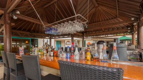 Pulau Bar & Restaurant