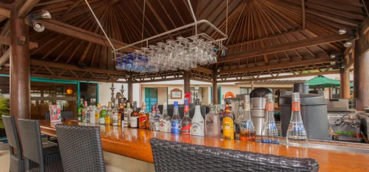 Pulau Bar & Restaurant - Hotel Ciputra