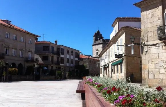 旁特維得拉慢城旅館