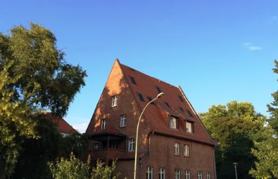 德爾哈維爾布斯特旅館