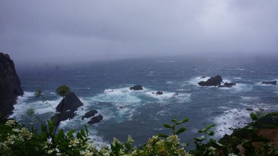 位於日本北海道西部，伸向日本海的積丹半島，終年溫和濕潤，沒有