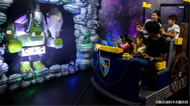 Tsutenkaku Tower + Shinsekai Hondori Shopping Street + Osaka Legoland Discovery Center one-day tour