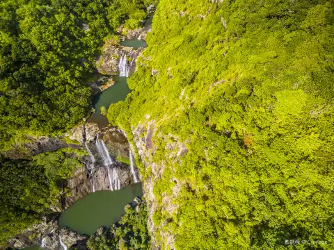Các khách sạn gần Black River Valley