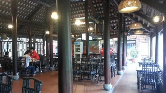 Co Do Hoi Quan Restaurant