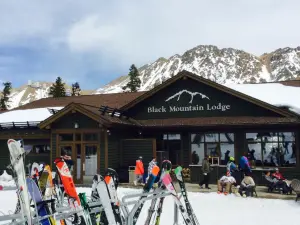Arapahoe Basin Black Mountain Lodge