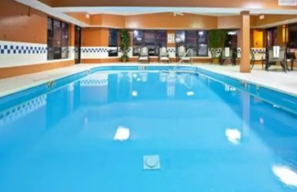 智選假日套房酒店曼西