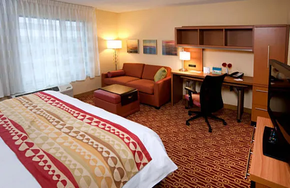 韋恩堡北萬豪TownePlace Suites 酒店