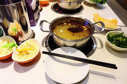 港生一元海鲜旋转火锅(新百店)