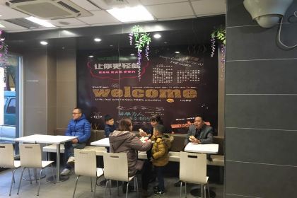 华莱士·全鸡汉堡(板桥店)