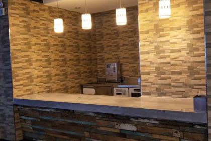 DE YI BAO HOU ZHAI DIAN