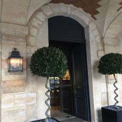 L'AMBROISIE User Photo