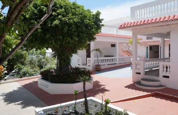 布拉沃海灘酒店