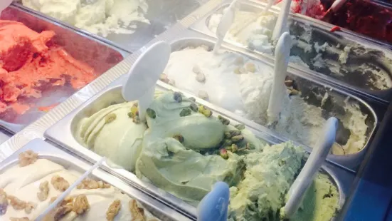 Ice cream shop Pazzi Per Gelato