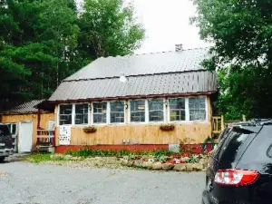 The Country Bear Bakery and Diner