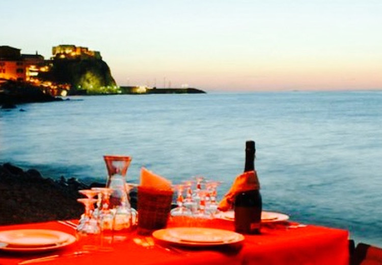 A glimpse of Cala delle Feluche